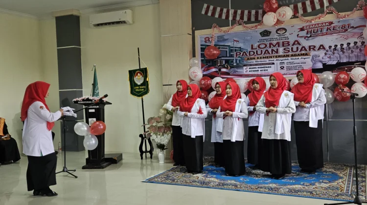 Ibu-ibu DWP Kemenag Subulussalam Tampil Kompak lewat Lomba Paduan Suara