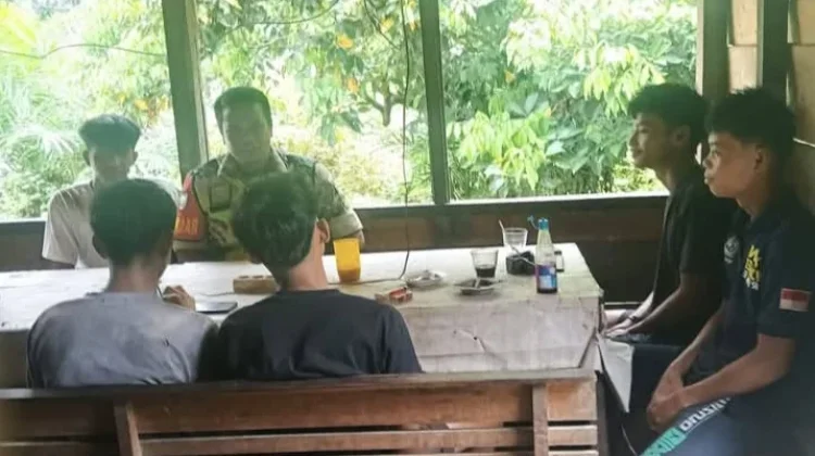 Babinsa di Singkil Ajak Pemuda Jauhi Narkoba dan Judol