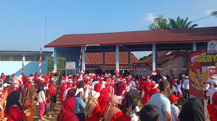 Semarak Kemerdekaan, Ribuan Warga Desa Blok VI Baru Antusias Ikuti Senam dan Jalan S