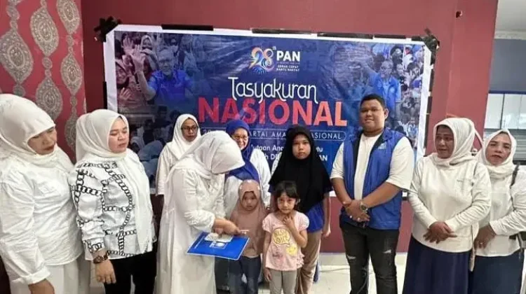 Sentuh Keluarga Pejuang Partai, PAN Subulussalam Berbagi Santunan