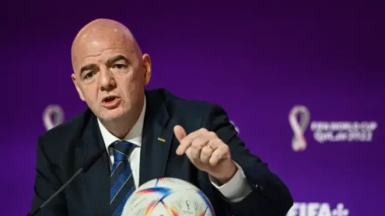 Legenda Sepak Bola Bersatu Desak Infantino Mundur dari FIFA