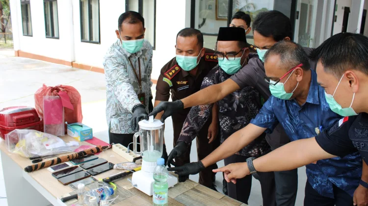 Musnahkan Ratusan BB dari 33 Perkara, Kajari Singkil : Paling Menonjol Narkotika