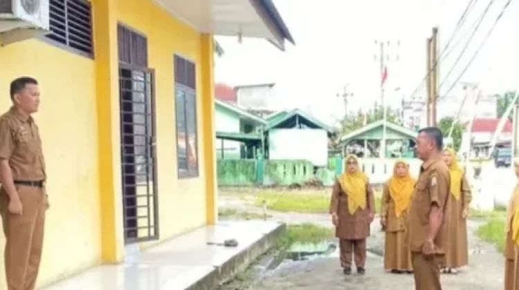 Camat Simpang Kanan Minta ASN Tingkatkan Layanan Publik