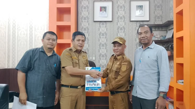 DPMK Subulussalam Verifikasi Berkas Pilkampong Tiga Desa Kecamatan Longkib