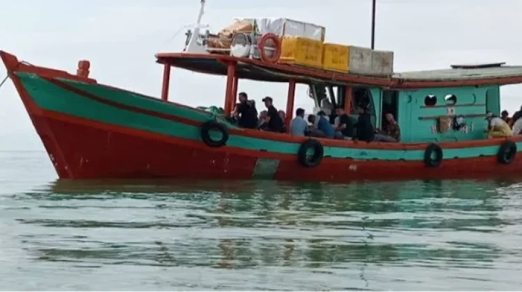 Dilema Warga Pulau Banyak, Kapal Kayu Masih jadi Urat Nadi Transportasi