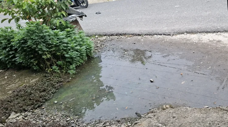 Air Comberan Meluap ke Jalan, Pemko Subulussalam Didesak Segera Buat Drainase