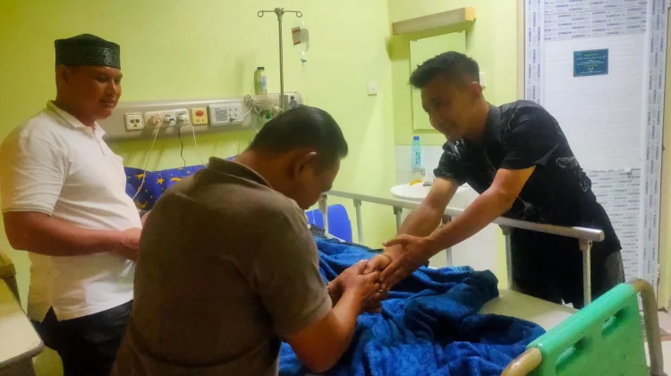 Haji Uma Bantu Akmal Maha, Anak Penderita Tumor Asal Subulussalam