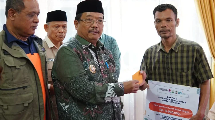 Warga Terdampak Banjir, Mulai Terima Bantuan Stimulan Perbaikan Rumah