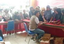 Warga Serbu Pasar Murah di Aceh Singkil