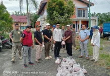 Warga Terdampak Banjir Subulussalam Terima Bantuan Daging Sapi