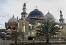 Ratusan Jamaah Tarawih Perdana di Masjid Agung Aceh Singkil