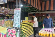 Omzet Penjual Jus Buah Subulussalam Meningkat Selama Ramadan