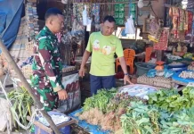 Prajurit TNI di Subulussalam Pantau Harga Sembako Selama Ramadan