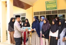 Polres Aceh Singkil Bagikan Kurma ke Pesantren dan Panti Asuhan