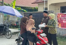 Kejari Singkil Santuni Anak Yatim dan Berbagi Takjil