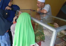 Emas di Singkil Merosot, Warga Ramai Mendatangi Toko