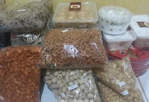 Pedagang Kue Kering Jelang Lebaran Raup Omzet