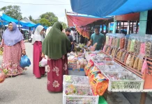 Menjelang Lebaran, Pedagang Kue Kering di Aceh Singkil Kebanjiran Order