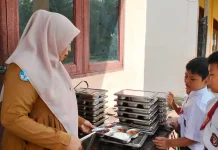 Guru Penanggung Jawab MBG di Subulussalam Terima Insentif