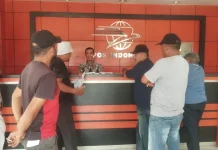 Datangi Kantor Pos, Warga Singkil Pertanyakan Penundaan Penyaluran Jadup
