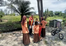 Curhat Penjual Es di Singkil: Mulai Sepi Pembeli