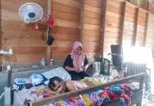 Kisah Pilu Rusdiana: Rawat Suami yang Tertimpa Pohon Sekaligus Hidupi Tiga Anak