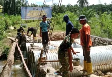 Genjot Infrastruktur Desa, Kodim Subulussalam Bangun Jembatan Aramco