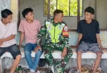 Ajak Jauhi Aktivitas Negatif, Babinsa Koramil Rundeng Rangkul Generasi Muda
