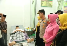 Bakti Kesehatan Hari Bhayangkara ke-80, Polres Aceh Singkil Gelar  Khitan Massal