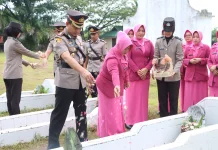 Polres Aceh Singkil Ziarah dan Tabur Bunga di TMP Sambut Hari Bhayangkara ke-80