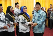 Ibunda Guru Aceh Singkil,  Hj. Habibahtussania Komit Dukung Kemajuan Pendidikan