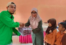 PKB Subulussalam Bagikan Seragam Sekolah untuk Siswa SD