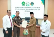 Puluhan Sertifikat Tanah Wakaf di Aceh Singkil Diserahkan ke Nazir