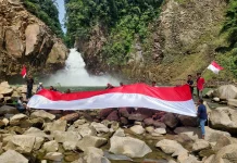 Warga Subulussalam Isi Kemerdekaan dengan Aksi Bersih-bersih dan Tanam Pohon