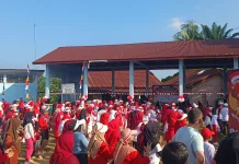 Semarak Kemerdekaan, Ribuan Warga Desa Blok VI Baru Antusias Ikuti Senam dan Jalan S