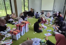 Petugas Sortir Surat Suara Pilkampong Subulussalam Temukan Kerusakan