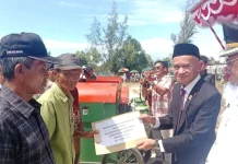 Perkuat Ketahanan Pangan, DTPHP Salurkan Alat dan Mesin Pertanian Kepada Petani