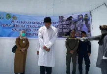 Langgar Qanun Jinayat, Penjual Minuman Keras Dieksekusi Cambuk di Rutan