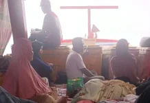 Patah Kemudi , Kapal Penumpang Terombang-Ambing di Laut Aceh Singkil