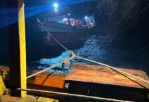 Tembus Ombak, Tim Gabungan Selamatkan Kapal Patah Kemudi di Aceh Singkil