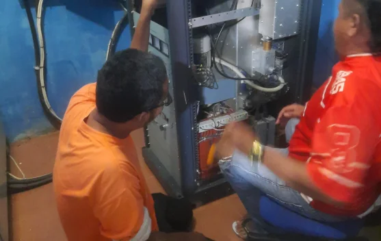Begini Cara Kerja Pemancar Radio Mengirim Siaran ke Udara