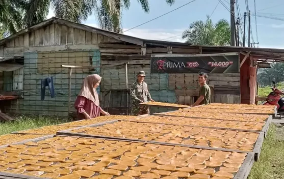 UMKM Kerupuk di Penanggalan Kota Subulussalam Kembangkan Pemasaran