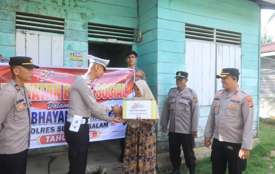 Ringankan Beban Ekonomi, Polres Subulussalam Salurkan Bantuan Kebutuhan Pokok
