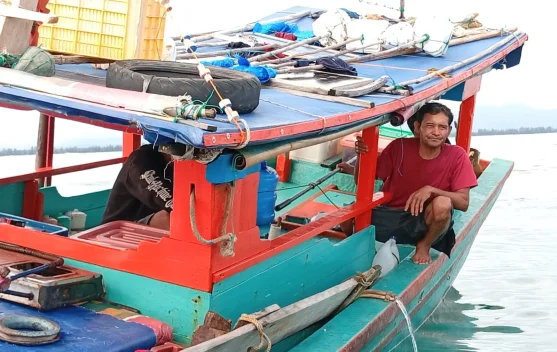 Karam saat Melaut, Nelayan Singkil Diselamatkan Nelayan Sumut