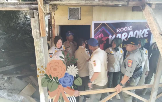 Dugaan Khalwat di Room Karaoke, Satpol PP Subulussalam Pasang Banner Peringatan