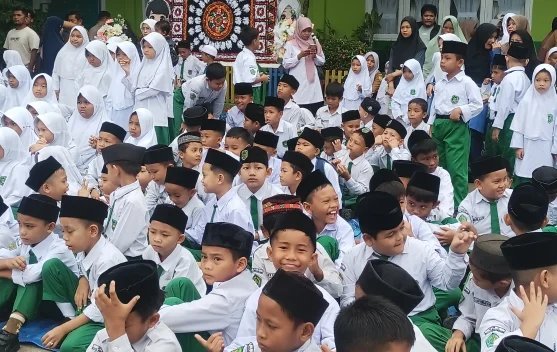 Tawa dan Senyum Anak Warnai Hari Pertama Sekolah di Subulussalam