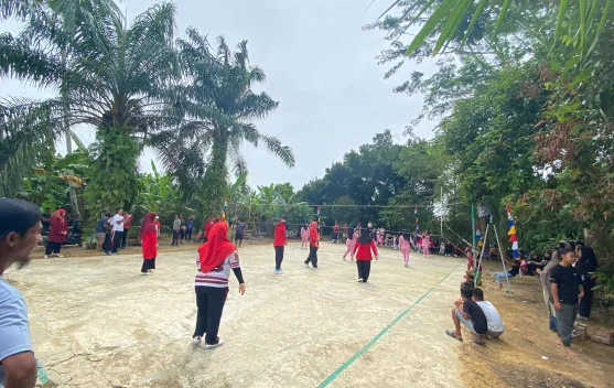Lomba Voli Ibu-ibu Aceh Singkil Semarakkan HUT RI Ke-81