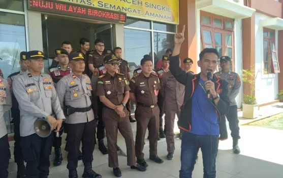 Kasus Korupsi Genset Rp 2,5 Miliar Mandek, BEM-TR Ancam Duduki Kejari Aceh Singkil
