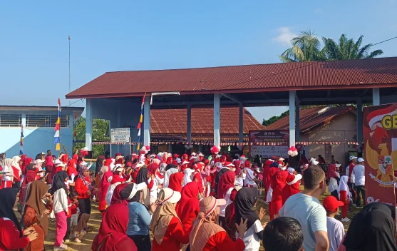 Semarak Kemerdekaan, Ribuan Warga Desa Blok VI Baru Ikuti Senam dan Jalan Santai