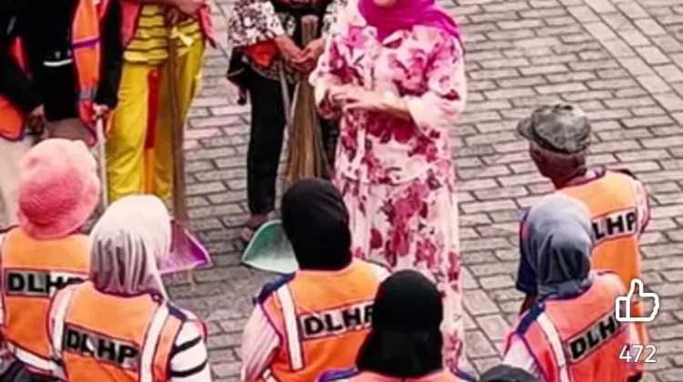 Masuk Ramadan, Wawali Bagikan Sembako untuk Pahlawan Kebersihan